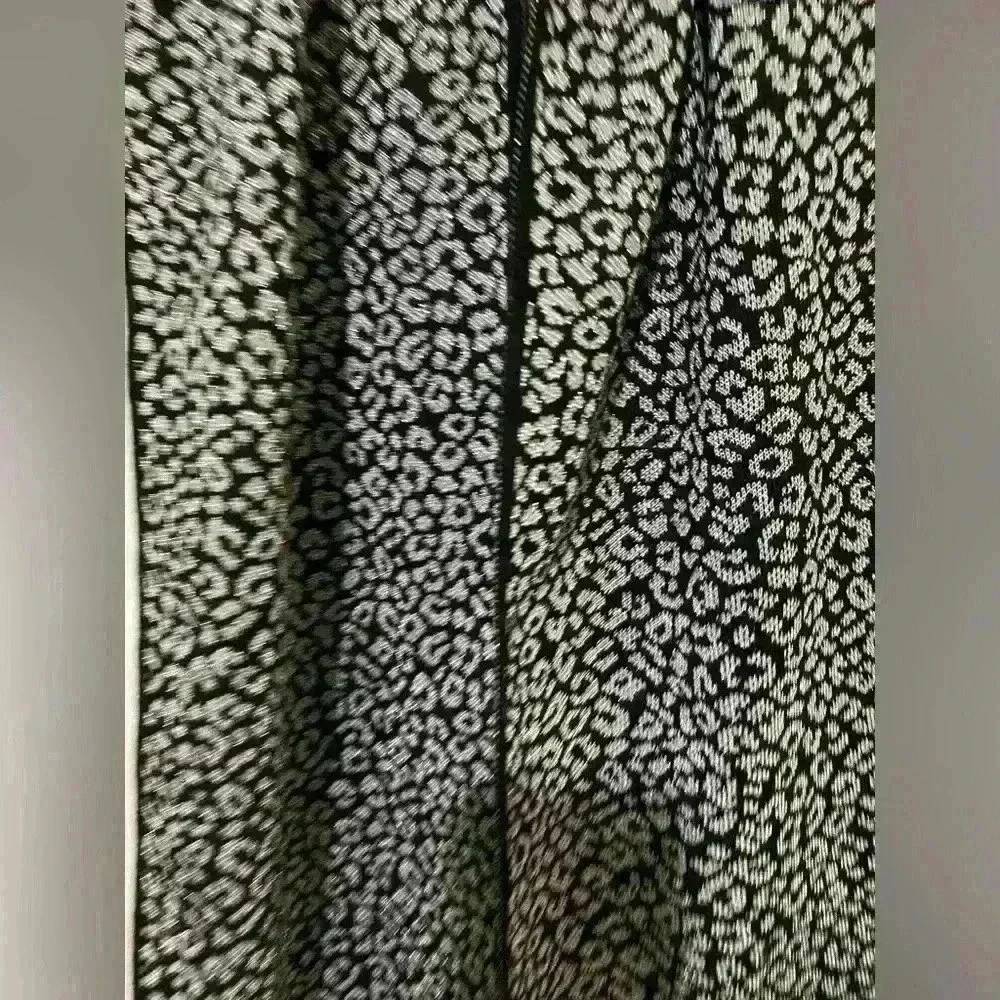 Michael kors nwt leopard print scarf holiday silver and black